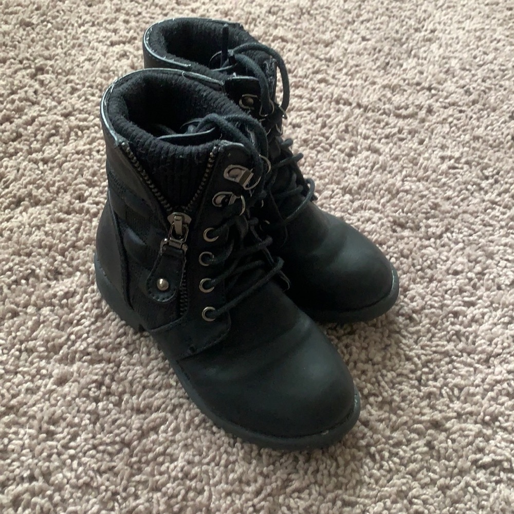 Via Pinky black boots